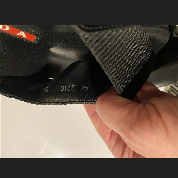 Prada men’s NWOT, leather & Nylon mens us size 6 - Picture 5 of 5